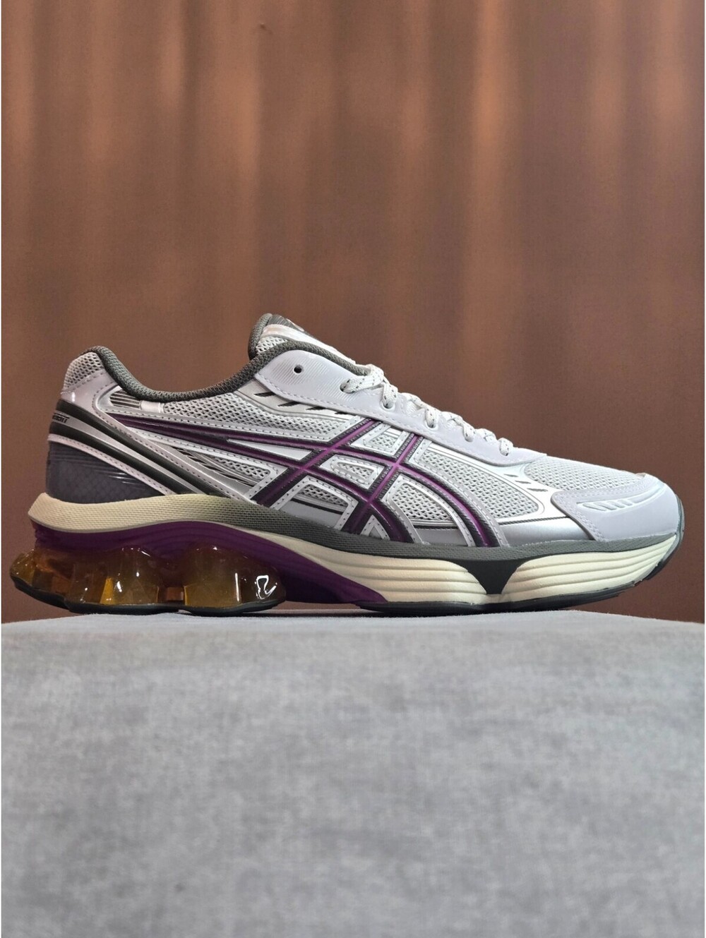 asics Gel Kinetic Fluent - White / Truffle Grey (1203A591-100) Women's 8.5 NIB